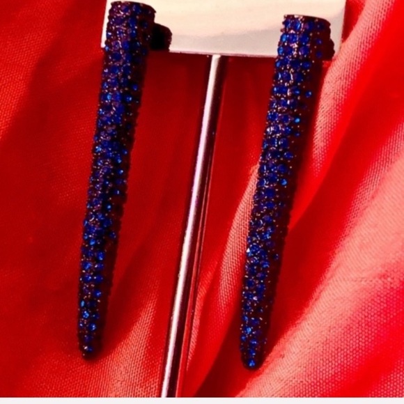 Saber Tooth Crystal Earrings - Fashion Show Find Beautiful Woman Collection - Picture 11 of 16